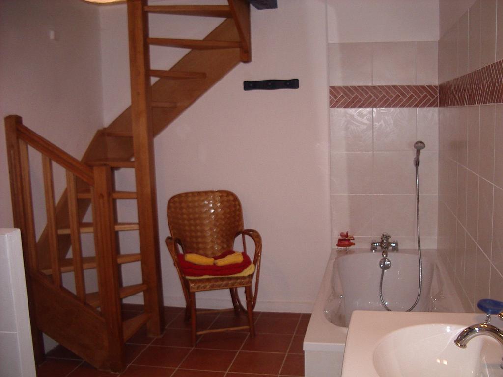 Maison D'Hotes De La Verriere Les Ardillats Zimmer foto